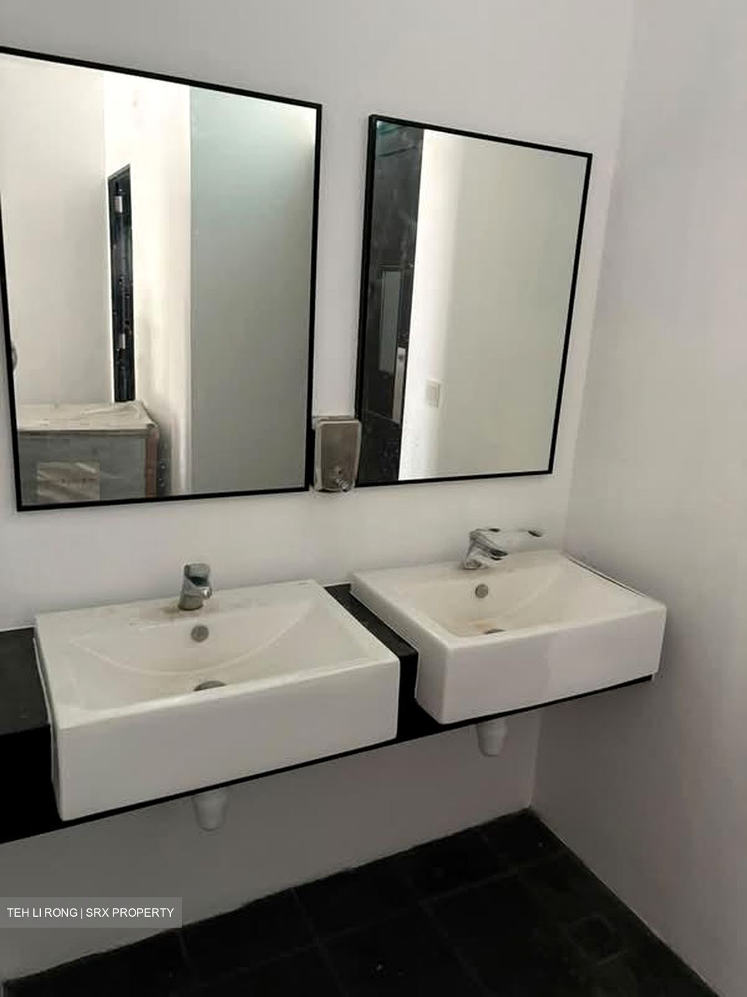 Yio Chu Kang Road (D19), Retail #599576421